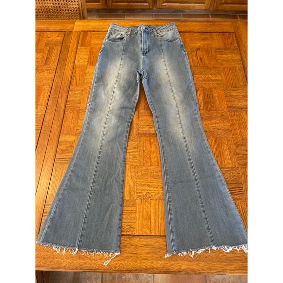 AKIRA HIGH WAIST DLARE JEANS SIZE 29 - Picture 1 of 4